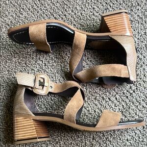 Donald J. Pliner Tan Helend Suede and Leather Strappy Heel Sandals. Size 11